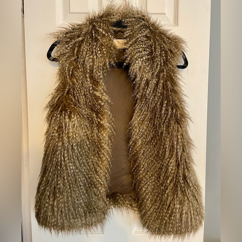 Michael Kors Faux Fur Vest (ON TREND)